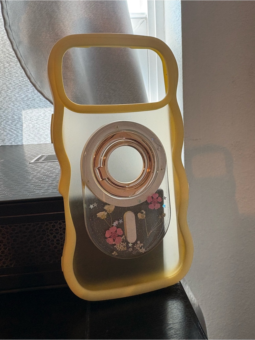 iPhone 17 pro max Yellow Floral